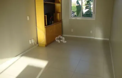 Bom  apartamento três dormitórios com 67m² privativos com box escriturado, port.24hrs