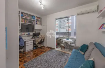 Ótimo  apartamento 03 dormitórios com copa/cozinha no centro histórico em porto alegre