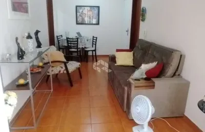 Apartamento de dois quartos e pátio no bairro teresópolis em porto alegre/rs