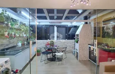 Triplex com 02 suítes e uma vaga escriturada na rua  duque de caxias