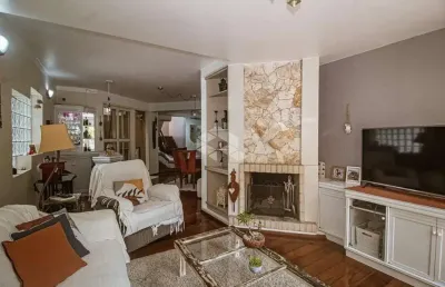 Excelente casa 3 quartos 3 vagas toda mobiliada no bairro  santo antonio em porto alegre rs