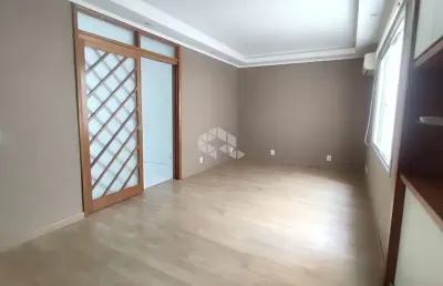 Apartamento de tres quartos com suite no bairro cidade baixa