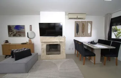 Casa sobrado com 3 suites duas vagas cobertas no bairro igara