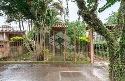Casa  2 dormitórios com 1 suíte para venda  no bairro tristeza em porto alegre/rs.