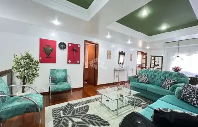 Apartamento garden, 3 dormitórios, suíte, 3 vagas, 244m² privativos no petrópolis.