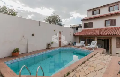 Charme, conforto e luminosidade: sua nova casa frente norte