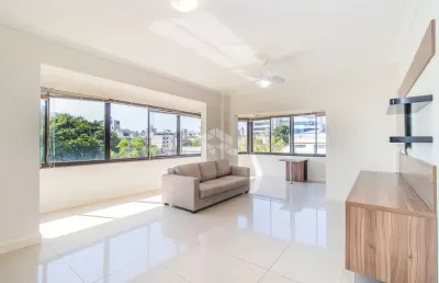 Apartamento semi mobiliado com 3 dormitórios (1 suíte) e 2 vagas de garagem no bairro santana / poa.