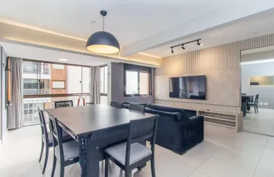 Sofisticação, espaço e vista privilegiada com infraestrutura completa