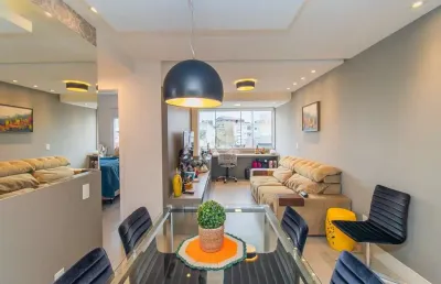 Apartamento de 2 dormitórios, decorado por arquiteto com 2 vagas de garagem!