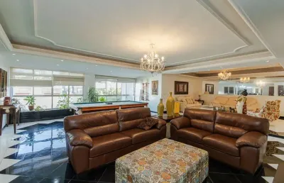 Apartamento com 4 suites e 3 vagas de garagem no bom fim