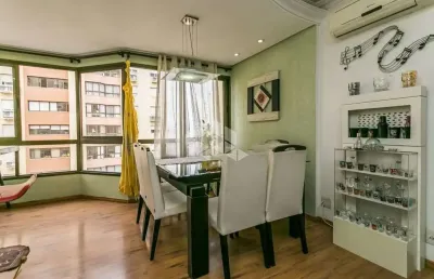 Apartamento com 3 quartos, com uma suite com sacada, 2 vagas de garagem, infraestrutura completa no bairro vila ipiranga