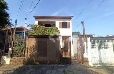 Casa de 184 m², 4 dormitórios, 1 vaga no bairro partenon