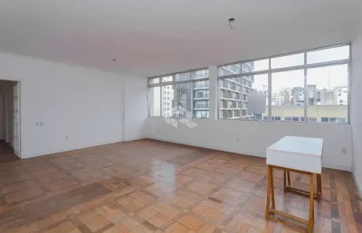 Apartamento com 3 dormitórios, sendo 1 suíte e 1 vagas, na 24 de outubro.