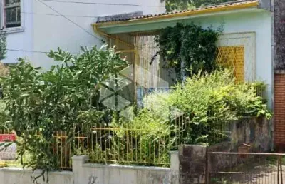 Terreno em excelente localização do petrópolis, com 211m²