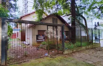 Terreno à venda na Avenida Pirapó, 287, Petrópolis, Porto Alegre