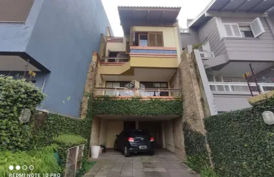 Casa de 4 pavimentos com 3 dormitórios, 1 suíte no bairro tristeza, porto alegre