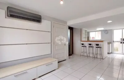Casa em condomínio de 03 dormitórios  com 84m² privativos e vaga no jardim itu - porto alegre