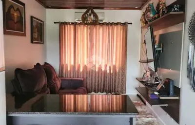 Sobrado com 4 quartos, 1 suíte, 4 vagas e pátio, no jardim carvalho