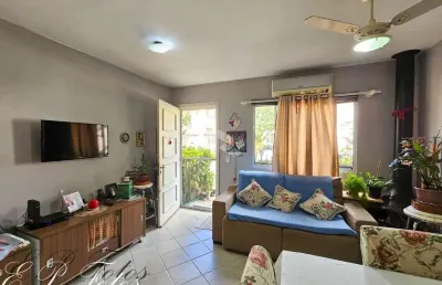 Casa  a venda  semimobiliada com pátio, 3 dormitórios, suíte, 2 vagas a venda, humaitá, porto alegre