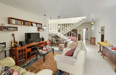 Ampla casa a venda, 3 quartos/dormitórios,  junto ao comércio da azenha, porto alegre