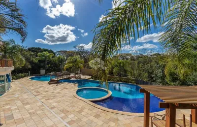 Casa em condomínio, 3 dormitórios (1 suíte), 2 vagas, infraestrututa completa, r$ 1.045.000 teresópolis