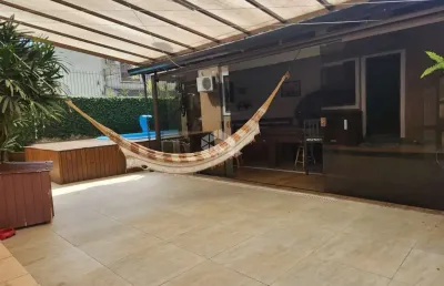 Casa com 5 quartos à venda na Rua Luzinete Alves Aragon, 91, Hípica, Porto Alegre