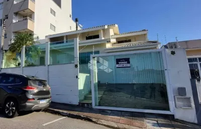 Casa com 4 quartos à venda na Frontino Coelho Pires, 327, Jardim Cidade de Florianópolis, São José