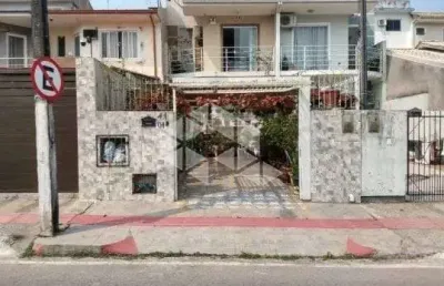 Sobrado com 2 dormitórios em forquilhas, são josé-sc