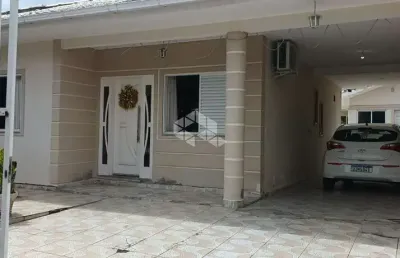 Casa com 3 quartos à venda na Rua José Roberto da Silva Andreani, 3, Serraria, São José
