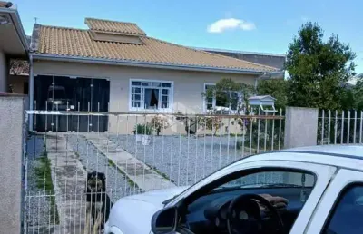 Casa 3 quartos, 3 vagas, amplo terreno - barra do aririú