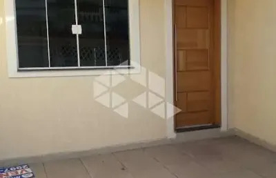 Sobrado à venda na zona norte com 3 dormitórios ,1 suíte e ótima localização.
