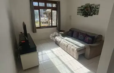 Apartamento térreo, 2 dormitórios, amplo, com 64 m², bem localizado