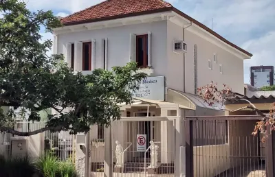 Excelente casa comercial, a poucos passos do hospital mãe de deus