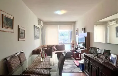 Apartamento com dois quartos no menino deus, ótimo estado e bem localizado.