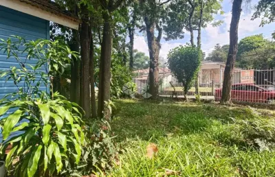 Terreno com casa antiga em cima, aceita pet, bem localizda, rua calma próxima a todos recursos, não chegou enchente, pode ser financiamento