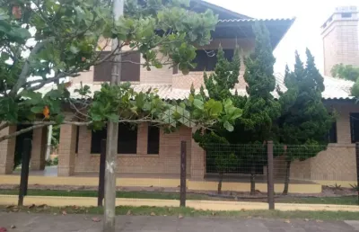 Casa 4 quartos, 1 suite, 225m², 2 vagas de garagem coberta em capão novo village