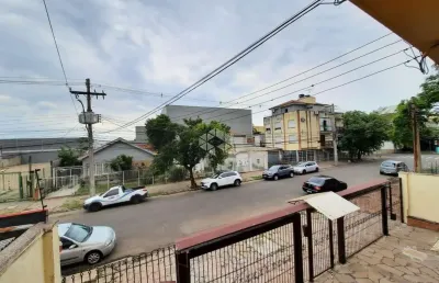 Apartamento 2 dormitórios, reformado e 1 vaga de garagem, no bairro são joão, em porto alegre. aceita financiamento e fgts.