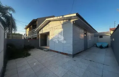 Casa de madeira,  3 dormitórios, anexo nos fundos com churrasqueira - são josé - canoas
