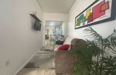Casa  com 117 m², 2 quartos sendo 1 suíte, living amplo, edícula  e  1 vaga de geragem coberta no centro de são leopoldo rs