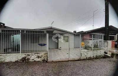Casa com 2 quartos à venda na Wilson Tartarotti, 1144, Primeiro de Maio, Farroupilha