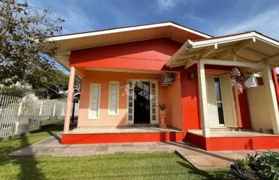 Casa com 4 quartos à venda na Jacomina Veronese, 795, Primeiro de Maio, Farroupilha