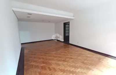 Apartamento à venda com 03 dormitórios / 03 quartos e vaga de garagem rotativa  na rua são vicente / bairro rio branco / porto alegre / rs.