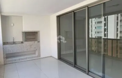 Apartamento com 3 dormitórios, sendo 3 suítes, 2 vagas de garagem no centro de florianópolis/sc.