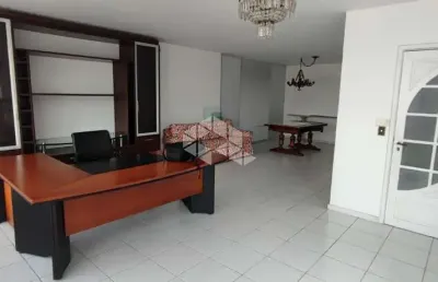 Apartamento com vista panorâmica, com 4 dormitórios, sendo 1 suíte, 2 vagas de garagem no centro de florianópolis/sc.