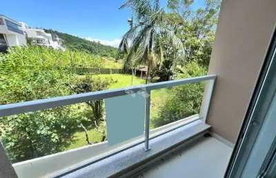 Apartamento com 1 dormitórios sendo suíte, 1 vaga de garagem no bairro joão paulo em florianópolis/sc.