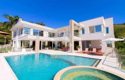 Casa com vista panorâmica para o mar na praia brava com 6 suítes mobiliada