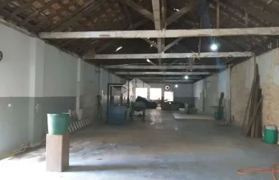 Galpão industrial com 385,28 m²,  com viabilidade para prédio comercial - centro