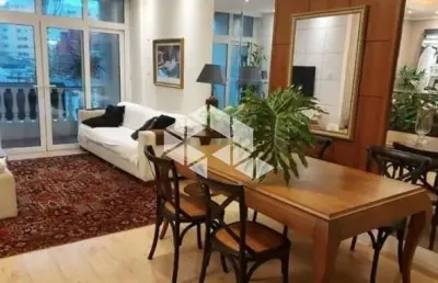 Apartamento com 2 quartos e 1 vaga no centro de florianópolis/sc