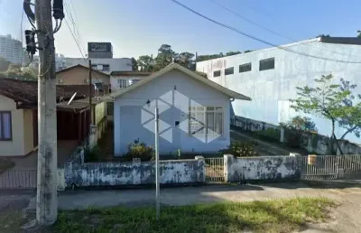 Terreno à venda - 300m² - bairro trindade, florianópolis/sc.