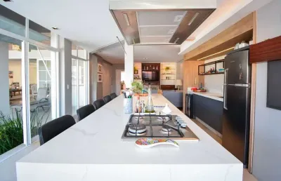 Oportunidade imperdível! linda casa com 3 quartos, sendo 1 suíte e 4 vagas de garagem à venda no bairro joão paulo em florianópolis/sc.